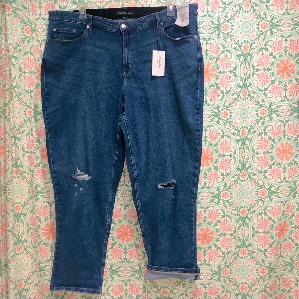 Calvin Klein Mid Rise Slim Boyfriend Jeans